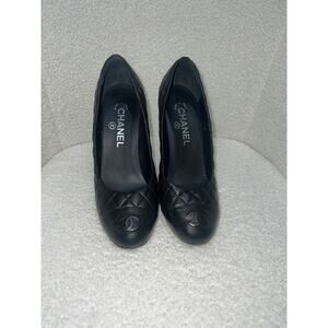 Chanel Women's Black Quilted Leather Pumps Size 37.5 - Made in Italy